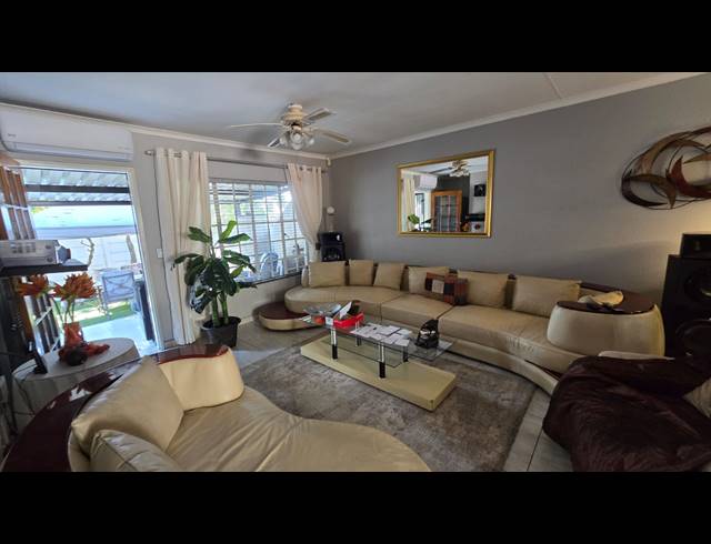 2 BEDROOM SECTIONAL TITLE FOR SALE IN ALBERTSDAL